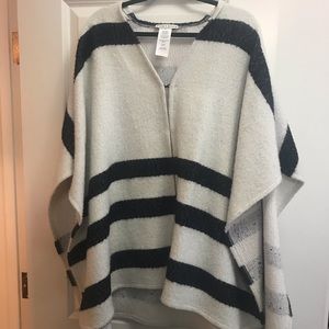 Alice and Olivia Kayson Poncho XS/S